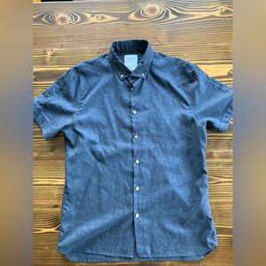 Men's button up shirt. Short sleeve